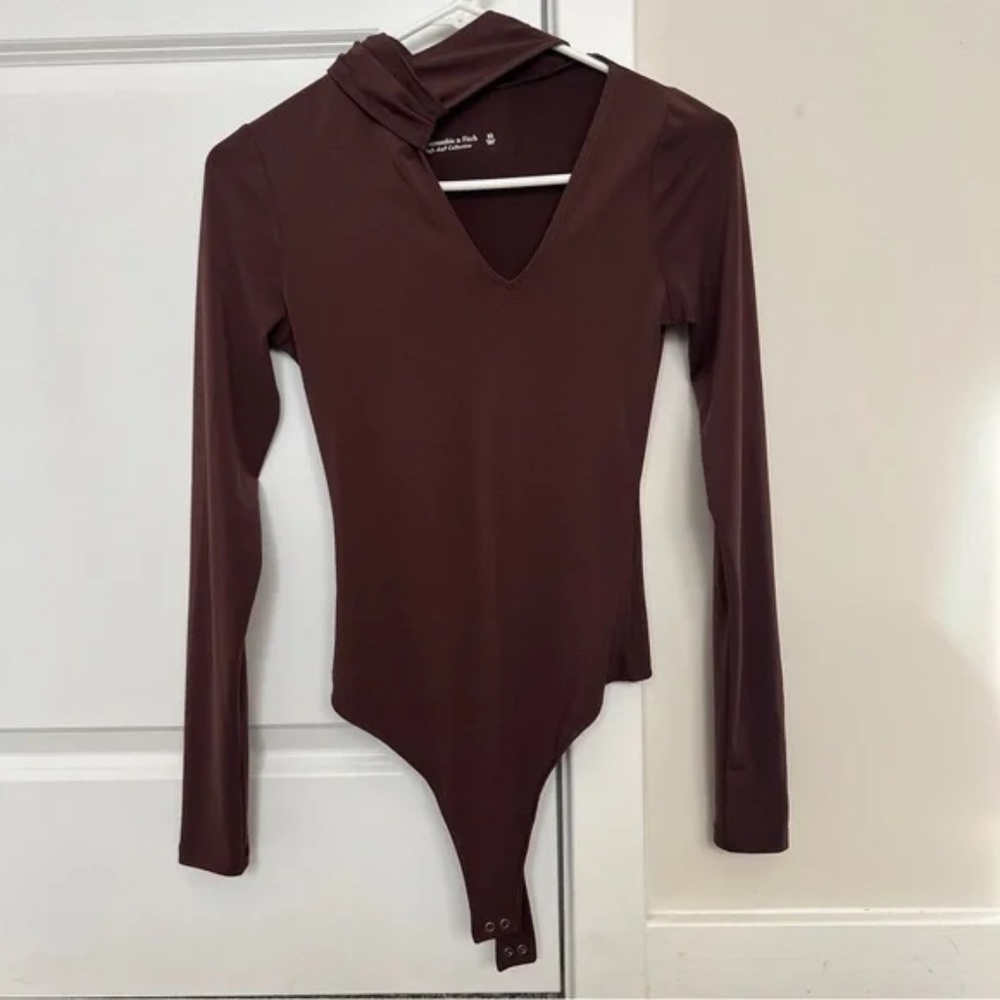 Abercrombie & Fitch Soft A&F Asymmetrical Mock Neck Long Sleeve Bodysuit XS